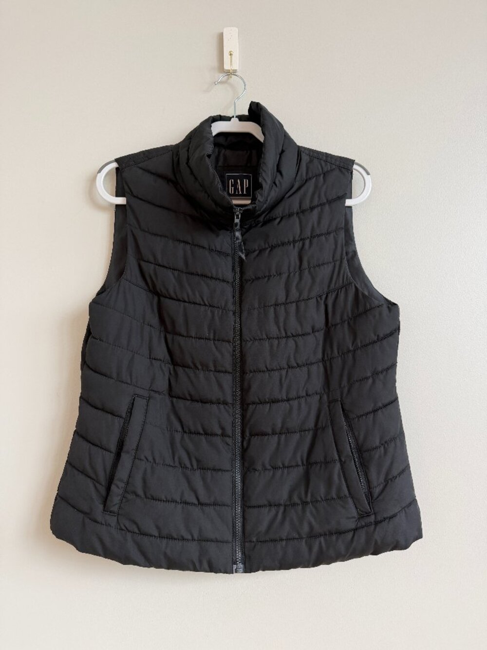 GAP Upcycled Lightweight PrimaLoft Puffer Vest Black Size L